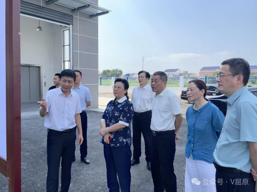 劉曉英來屈原調(diào)研國民經(jīng)濟(jì)和發(fā)展計(jì)劃及預(yù)決算工作