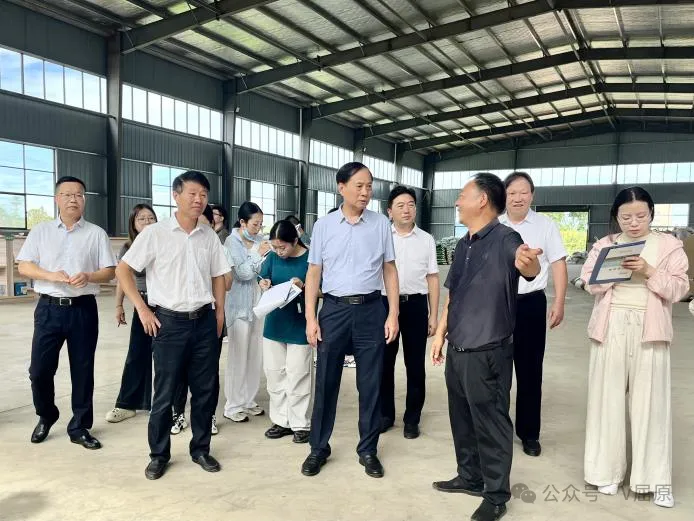 中國農(nóng)業(yè)科學(xué)院調(diào)研組來屈原管理區(qū)開展水稻調(diào)研