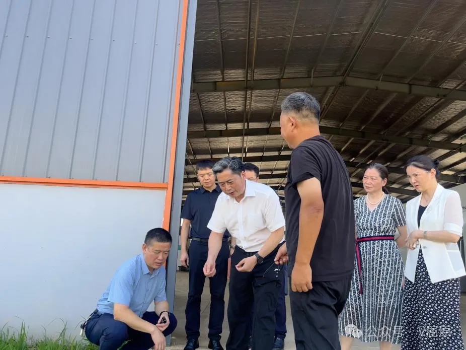 趙岳平來屈原走訪聯(lián)系全國人大代表陽岳球