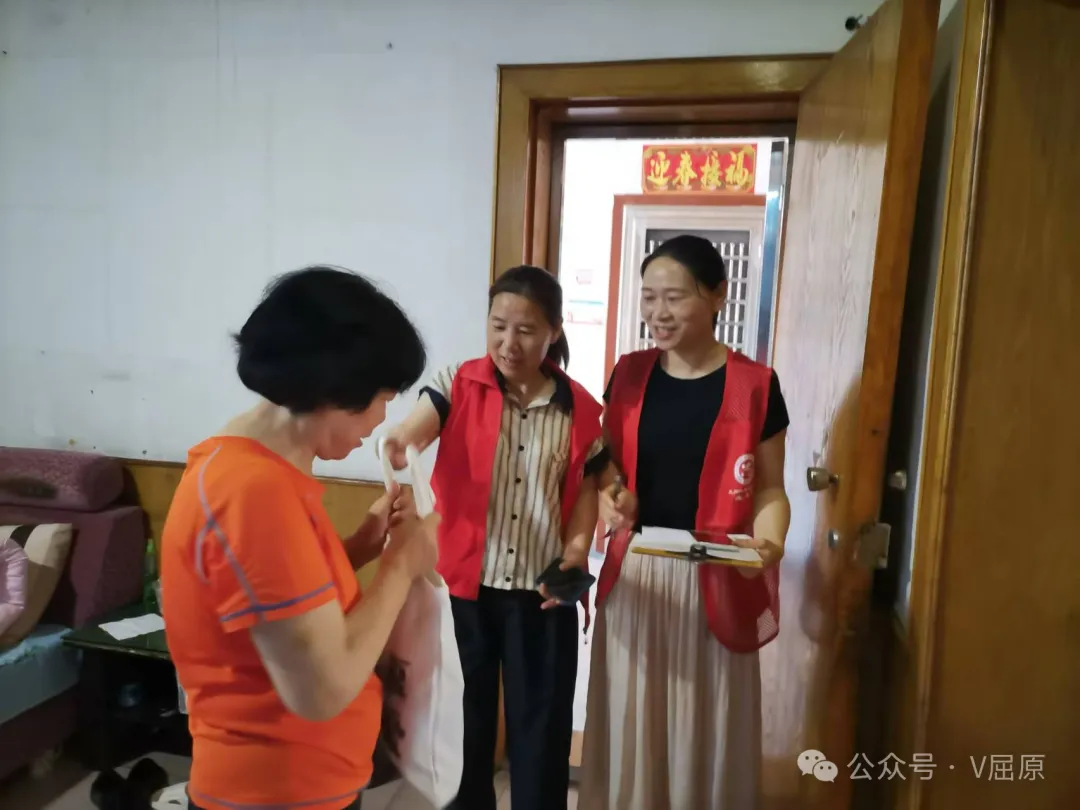 夏日送清涼,關(guān)懷暖人心
