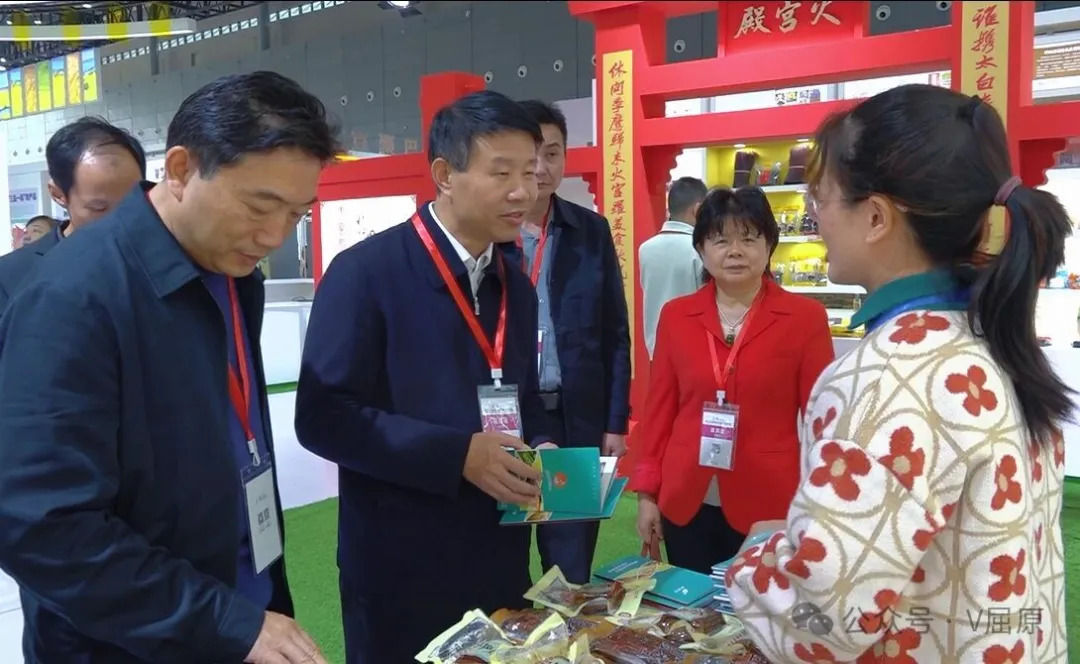 向科军带队赴中国中部（湖南）农博会“取经” ，为粮食单产提升寻良种良机良法