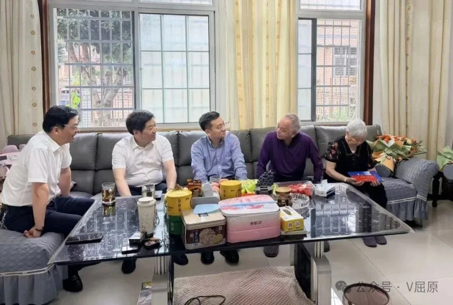 段宁走访慰问黄三文院士亲属